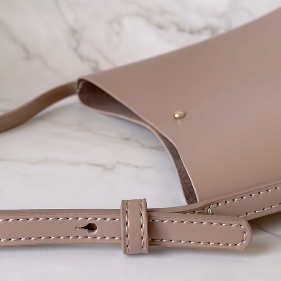 Samara Shoulder Bag in Lavender Grey - Picture 6 of 8